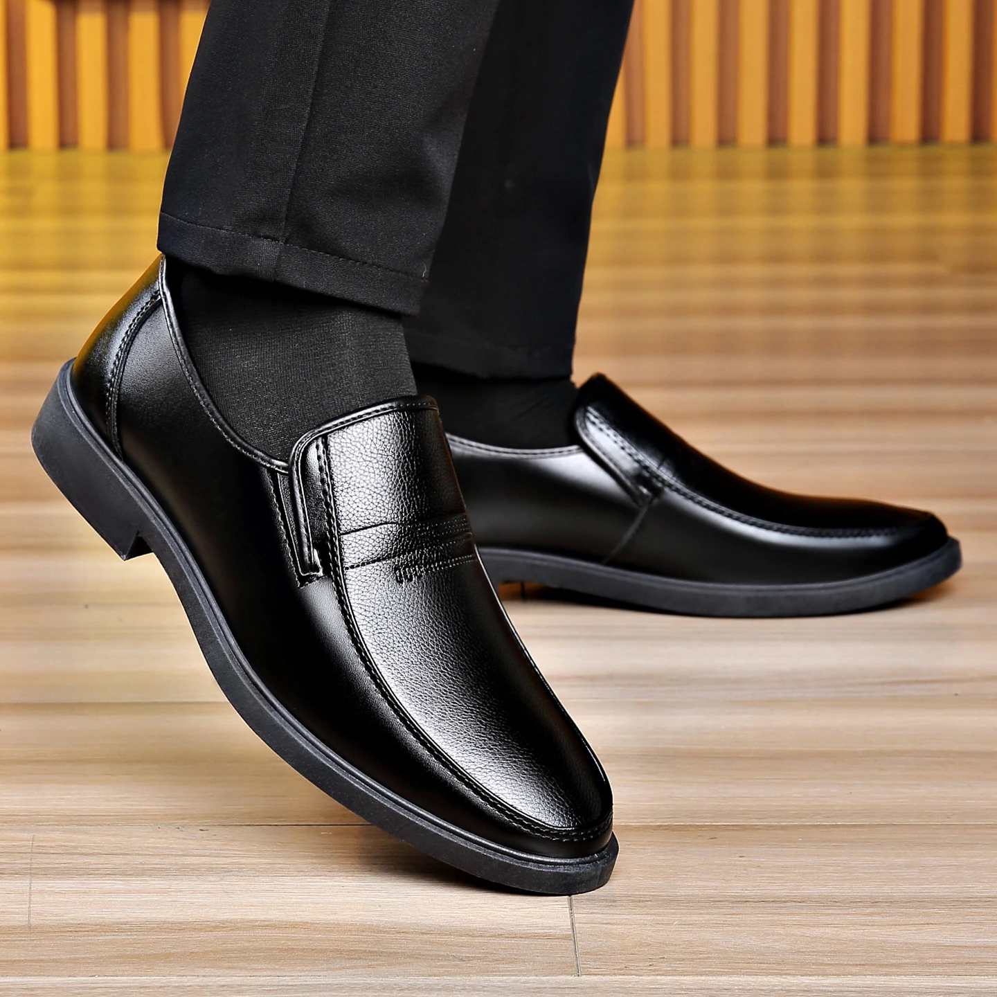 メンズ スリッポン ビジネス レザーシューズ ブラック ラウ - Men'S Formal Wear For Office のレビューと価格